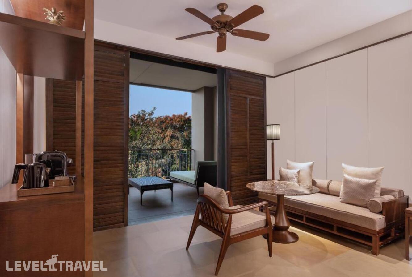 фотографии номера Номер Superior с балконом и с красивым видом из окна отеля Hilton Goa Resort Candolim в Индия(Северный Гоа) - фото №2