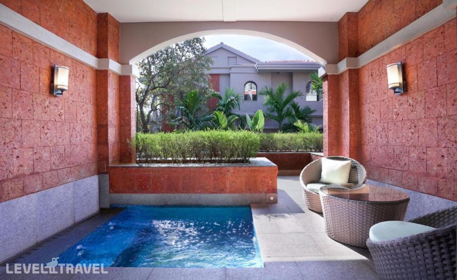 фотографии номера Номер Premium с видом на реку отеля Hilton Goa Resort Candolim в Индия(Северный Гоа) - фото №9