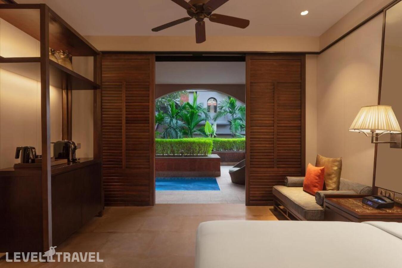 фотографии номера Номер Premium с видом на реку отеля Hilton Goa Resort Candolim в Индия(Северный Гоа) - фото №2