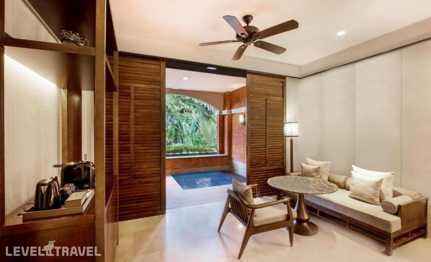 фотографии номера Номер Premium с видом на реку отеля Hilton Goa Resort Candolim в Индия(Северный Гоа) - фото №10