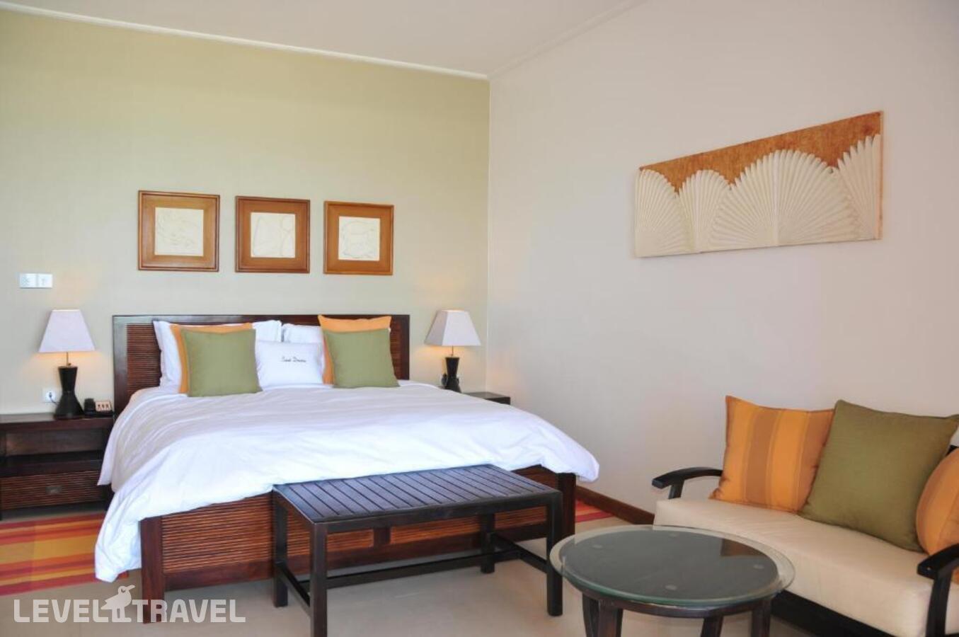 фотографии номера Делюкс с видом на океан отеля Double Tree By Hilton Seychelles Allamanda Resort & Spa в Сейшелы(о. Маэ) - фото №1