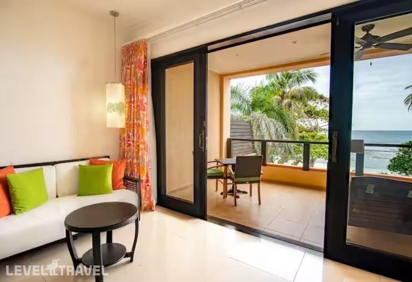 фотографии номера Делюкс с видом на океан отеля Double Tree By Hilton Seychelles Allamanda Resort & Spa в Сейшелы(о. Маэ) - фото №19