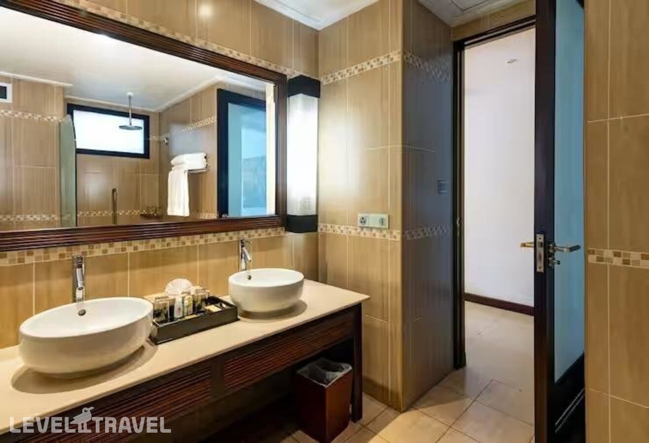 фотографии номера Гранд делюкс с видом на океан отеля Double Tree By Hilton Seychelles Allamanda Resort & Spa в Сейшелы(о. Маэ) - фото №20