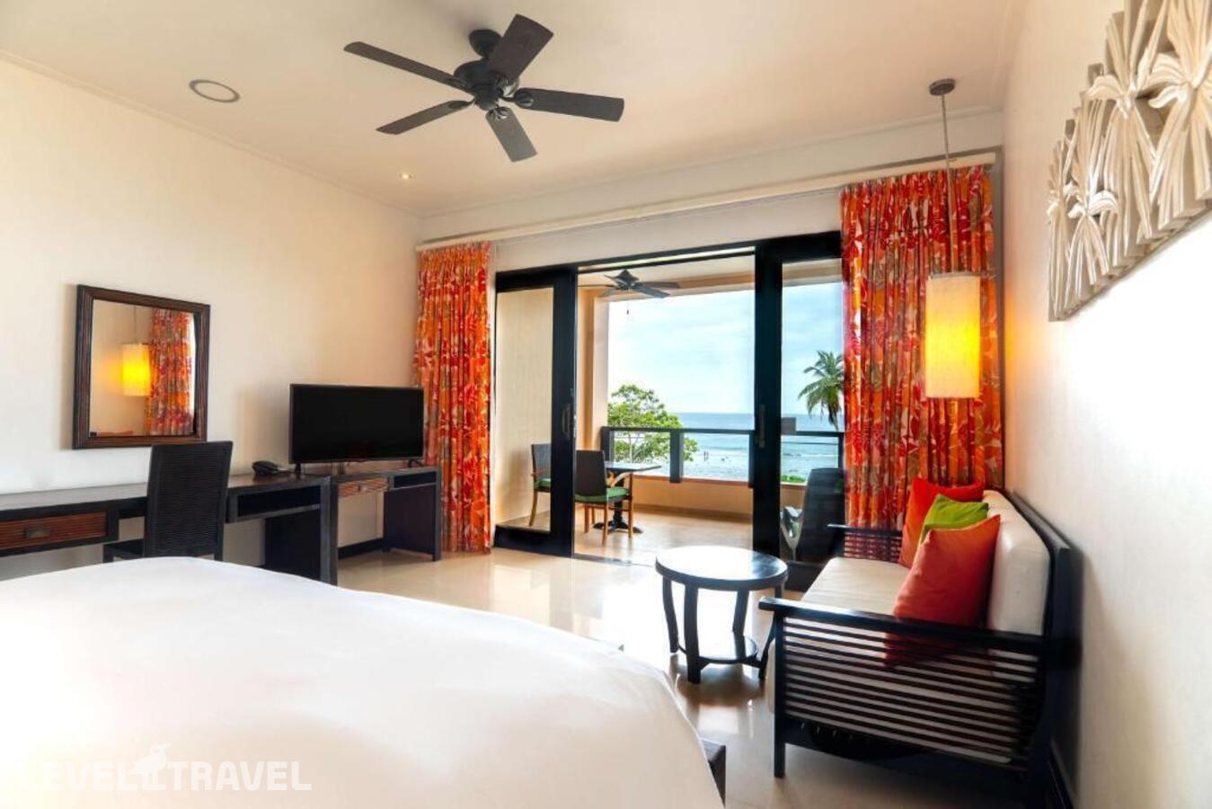 фотографии номера Гранд делюкс с видом на океан отеля Double Tree By Hilton Seychelles Allamanda Resort & Spa в Сейшелы(о. Маэ) - фото №35