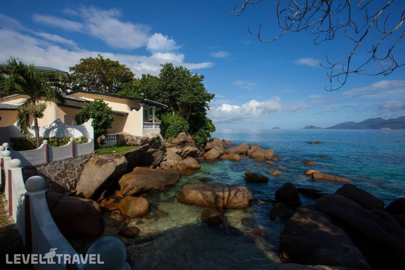 фотографии номера Улучшенный номер отеля Anse Soleil Beachcomber в Сейшелы(о. Маэ) - фото №3