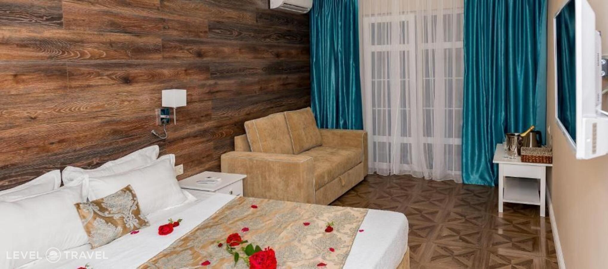 фотографии номера Четырехместный семейный отеля Дольче Вита Клуб (Dolce Vita Club) в Россия(Геленджик) - фото №4