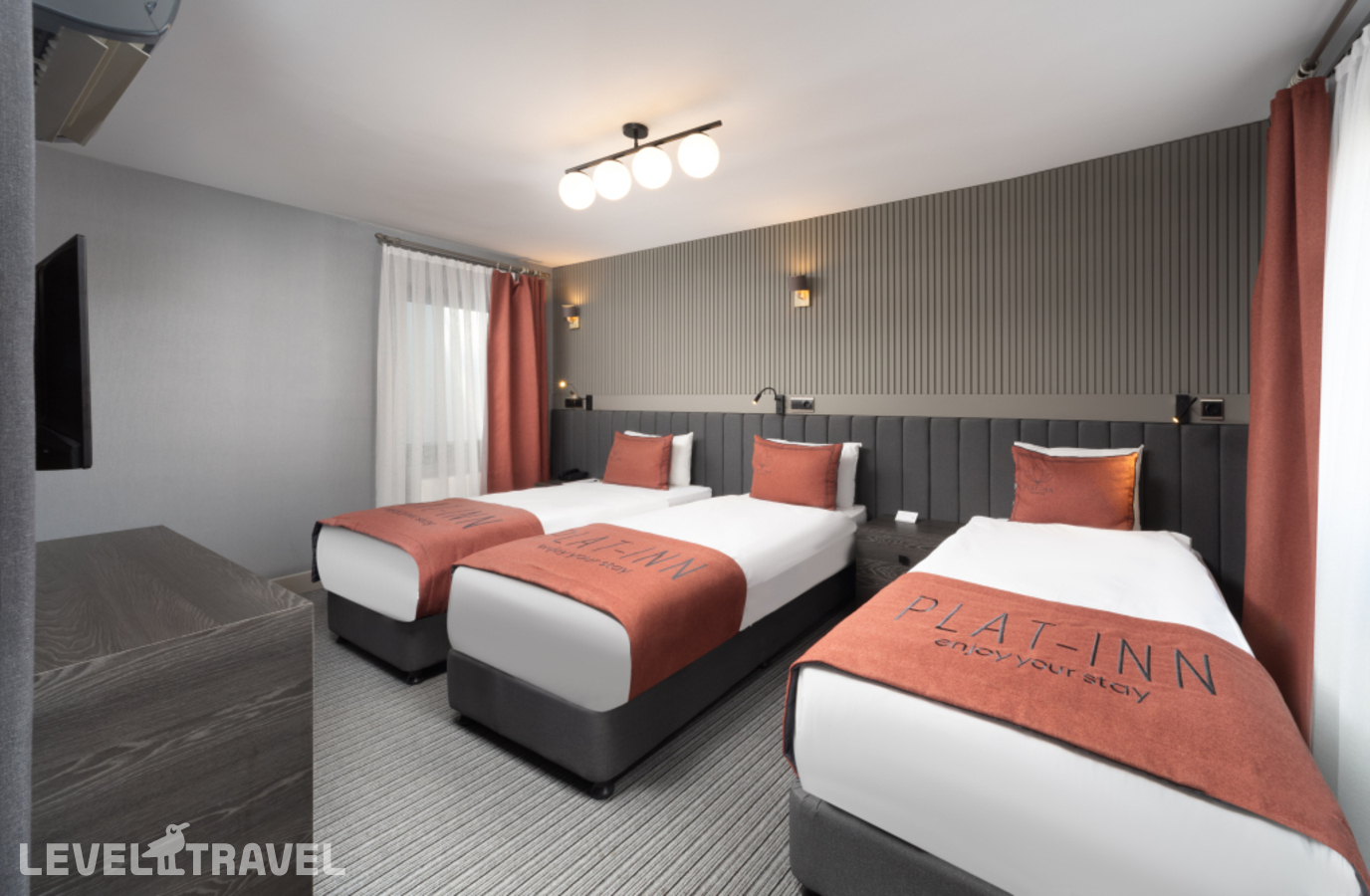 фотографии номера Трехместный улучшенный отеля Plat Inn Hotel Taksim в Турция(Таксим) - фото №1