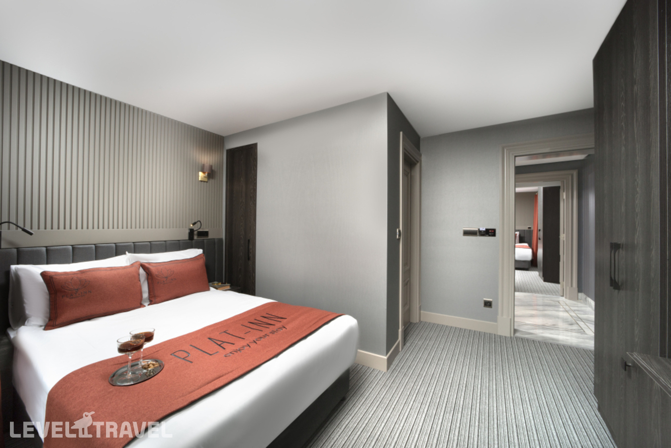 фотографии номера Трехместный улучшенный отеля Plat Inn Hotel Taksim в Турция(Таксим) - фото №2