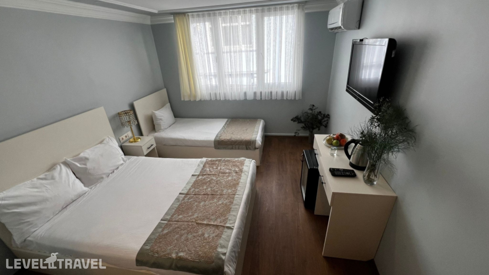 фотографии номера Семейный люкс с красивым видом из окна отеля Bali Star City Hotel в Турция(Бейоглу) - фото №1
