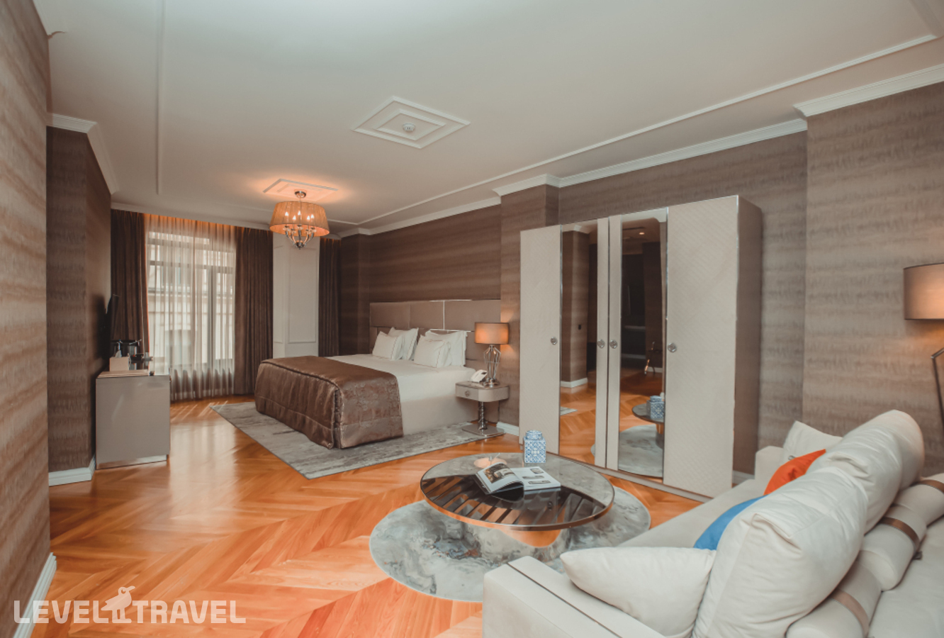 Двухместный люкс Deluxe with Jacuzzi двуспальная кровать — фото 1