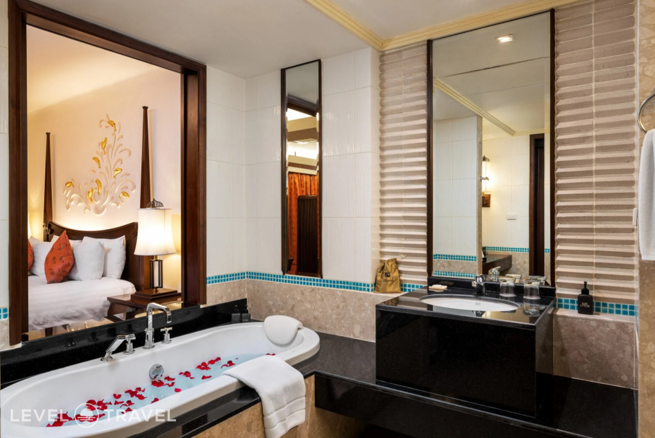 фотографии номера Делюкс (две односпальные кровати) отеля Patong Paragon Resort & Spa в Таиланд(Патонг Бич) - фото №4