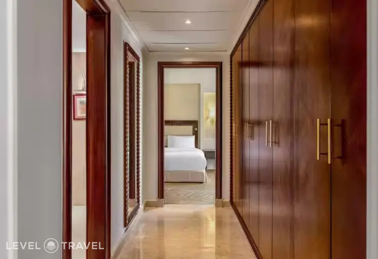 фотографии номера Двухместный Royal люкс двуспальная кровать отеля Hilton Green Plaza в Египет(Александрия) - фото №1