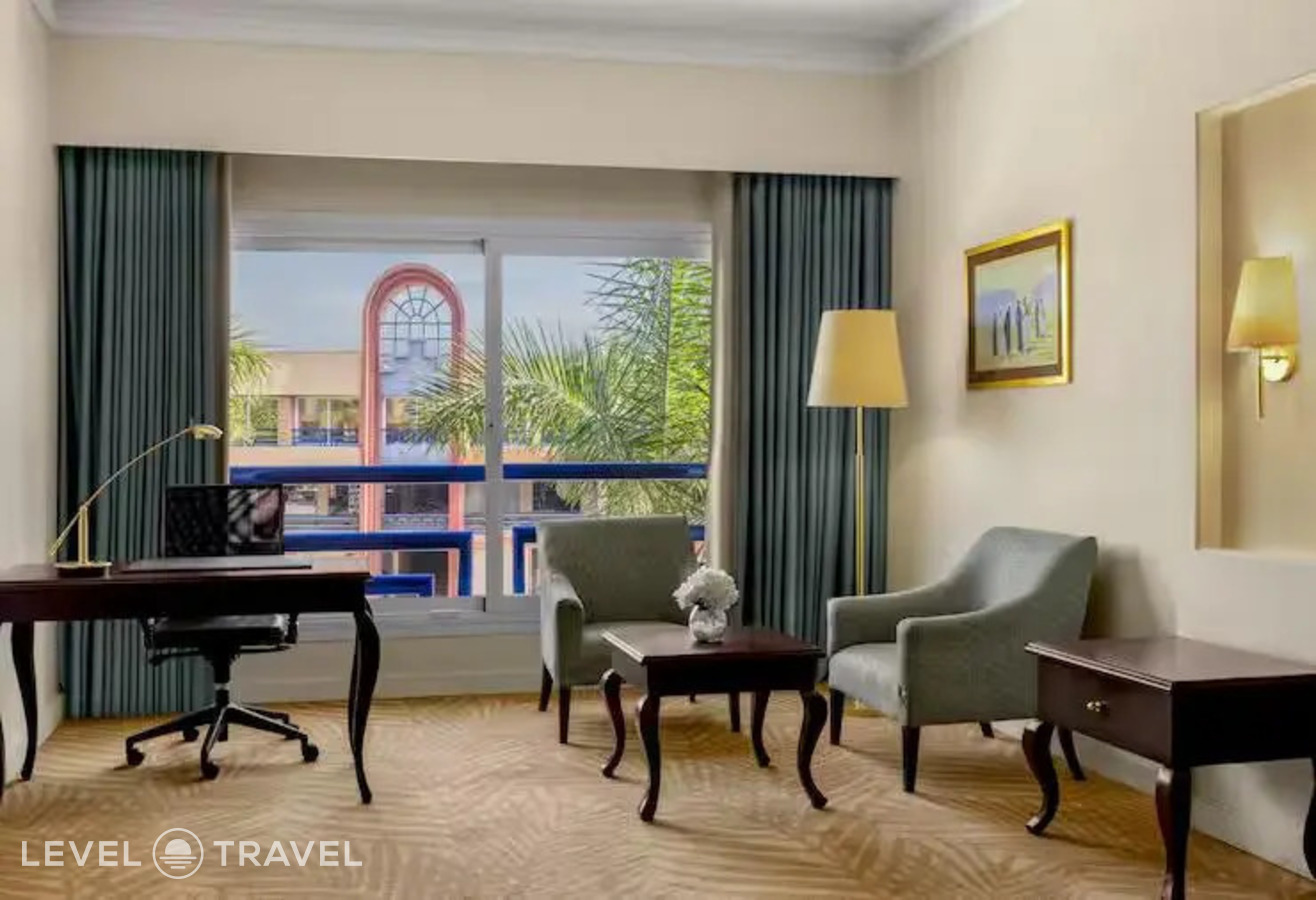 фотографии номера Двухместный Royal люкс двуспальная кровать отеля Hilton Green Plaza в Египет(Александрия) - фото №2