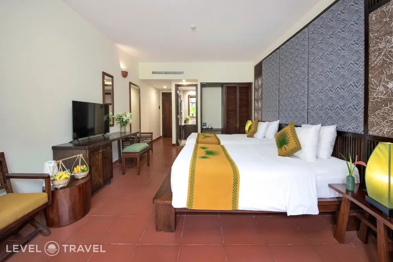 фотографии номера Улучшенный с частичным видом на море отеля Palm Garden Beach Resort & Spa в Вьетнам(Хойан) - фото №1