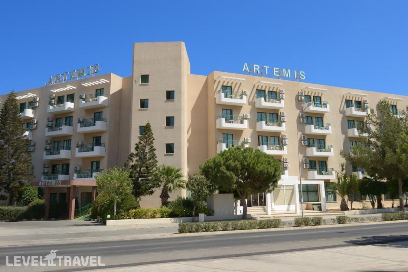 фотографии номера Стандартный с видом на море отеля Artemis Hotel Apts в Кипр(Санрайз Бич) - фото №1
