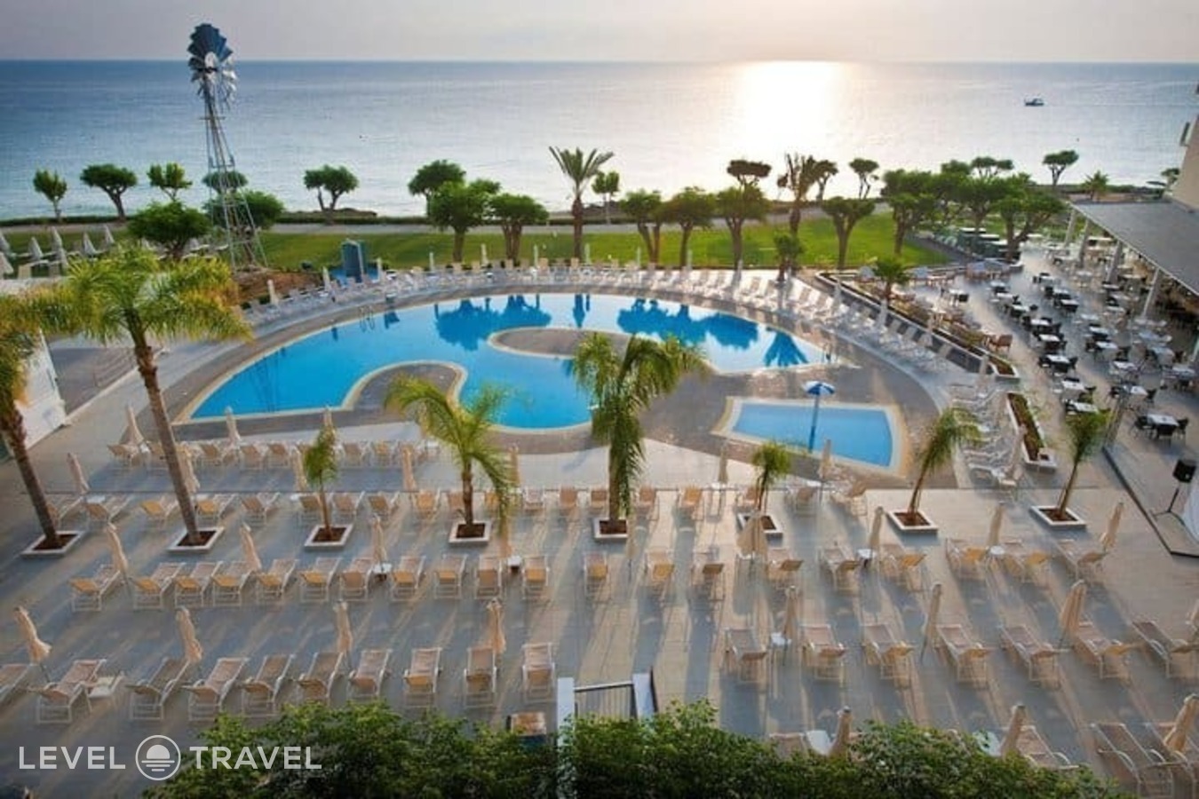 фотографии номера Люкс Grand с красивым видом из окна отеля Pernera Beach Hotel в Кипр(Пернера) - фото №7
