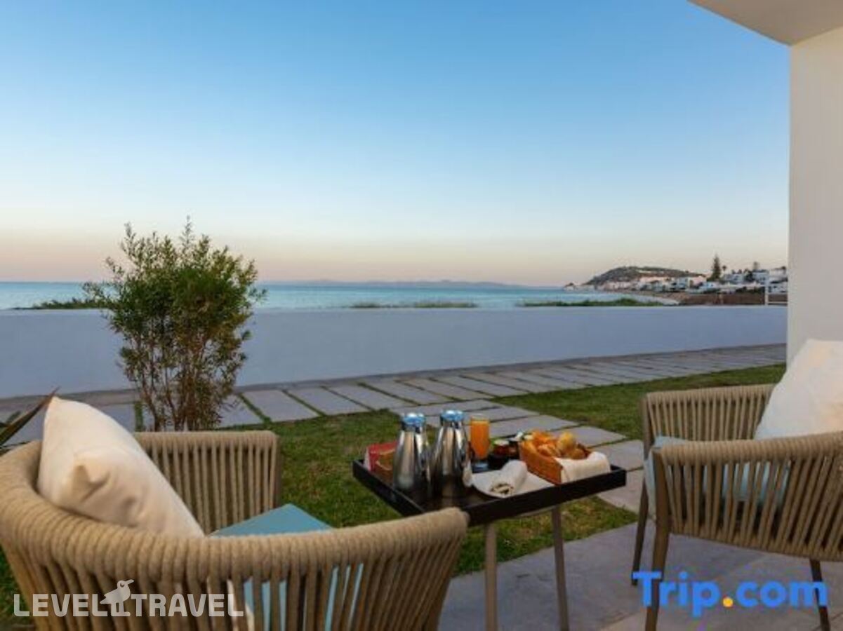 фотографии номера Номер Executive рядом с пляжем отеля Movenpick Gammarth в Тунис(Гаммарт) - фото №8
