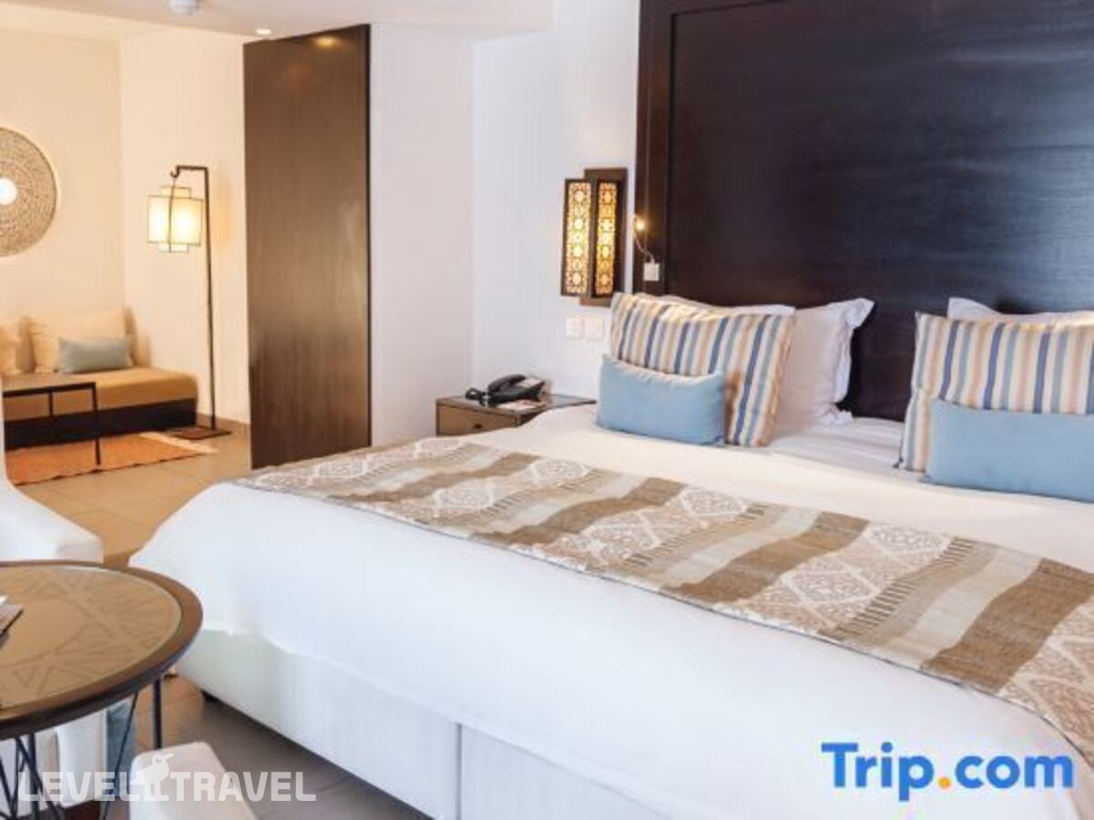 фотографии номера Номер Executive рядом с пляжем отеля Movenpick Gammarth в Тунис(Гаммарт) - фото №1