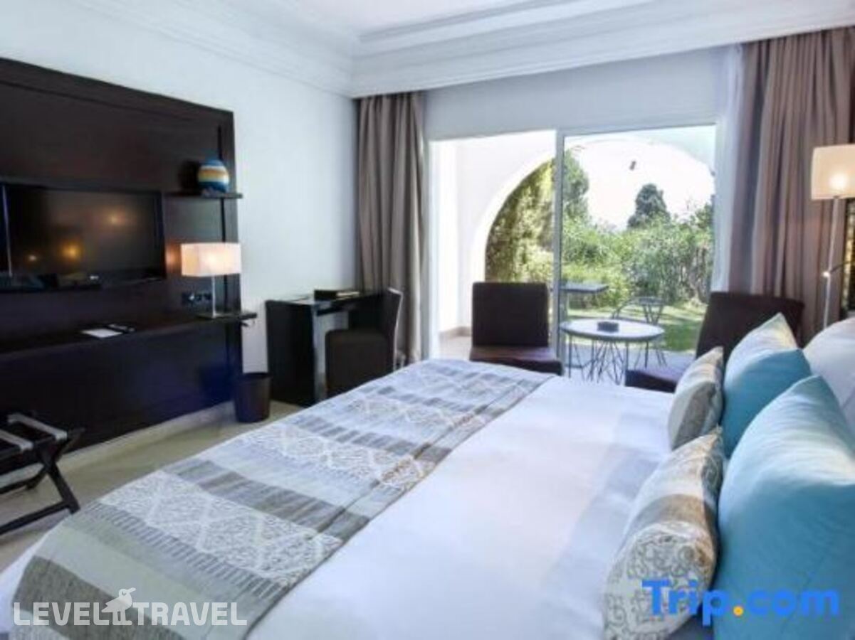 фотографии номера Номер Executive рядом с пляжем отеля Movenpick Gammarth в Тунис(Гаммарт) - фото №5