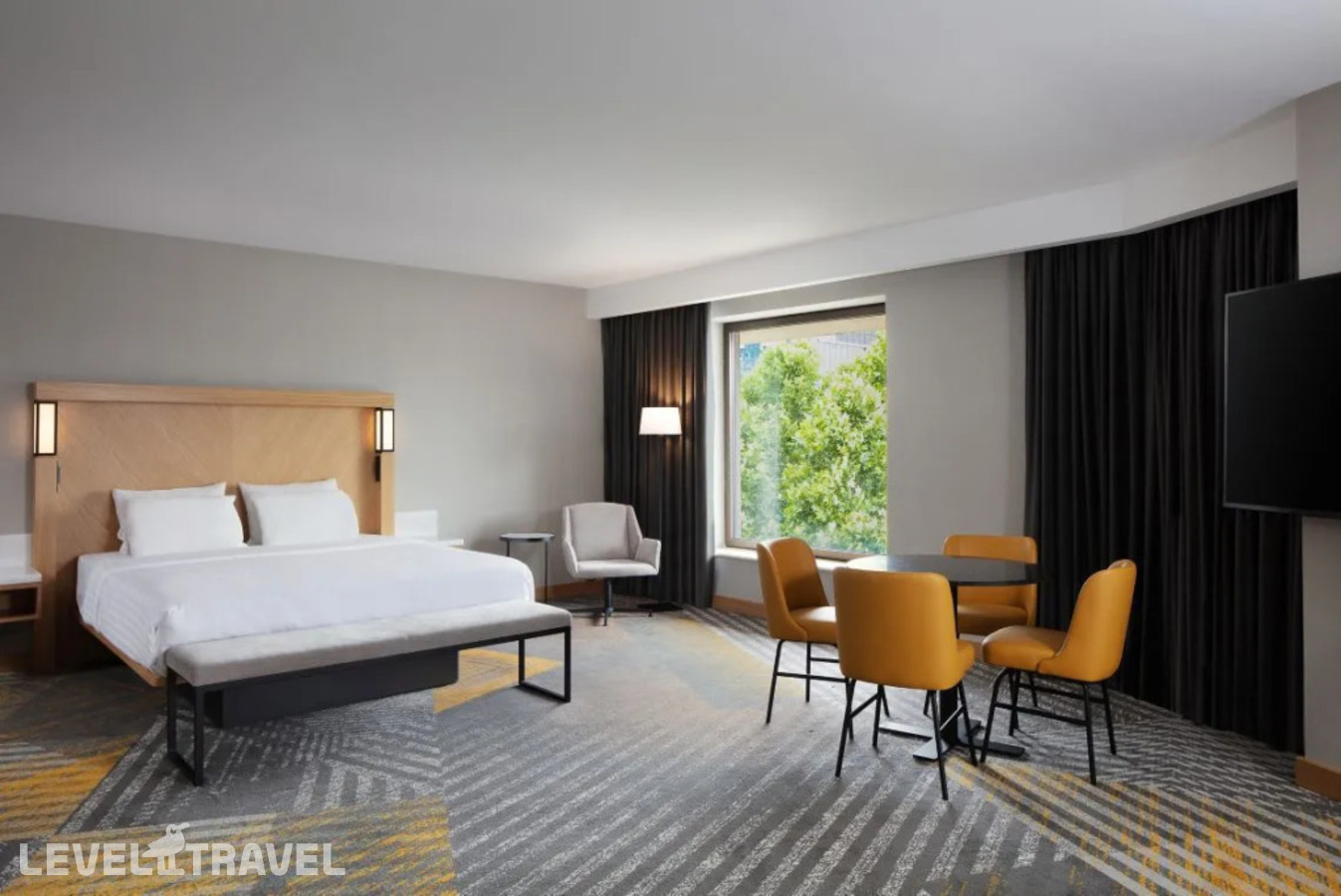 фотографии номера Полулюкс с видом на город отеля Courtyard By Marriott Hotel в Грузия(Тбилиси) - фото №2