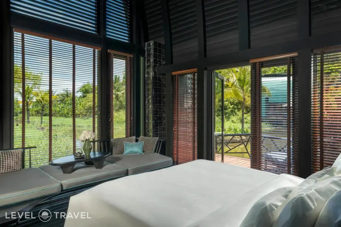 фотографии номера Двухместная вилла Spa Lagoon c 1 комнатой двуспальная кровать отеля Intercontinental Danang Sun Peninsula Resort в Вьетнам(Дананг) - фото №1