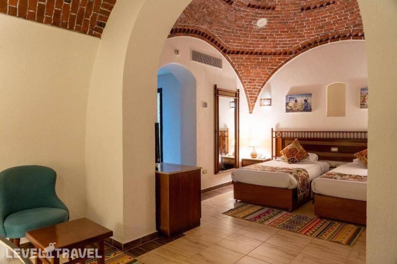 фотографии номера Стандартный с видом на бассейн отеля Beach Safari Nubian Resort в Египет(Марса Алам) - фото №3