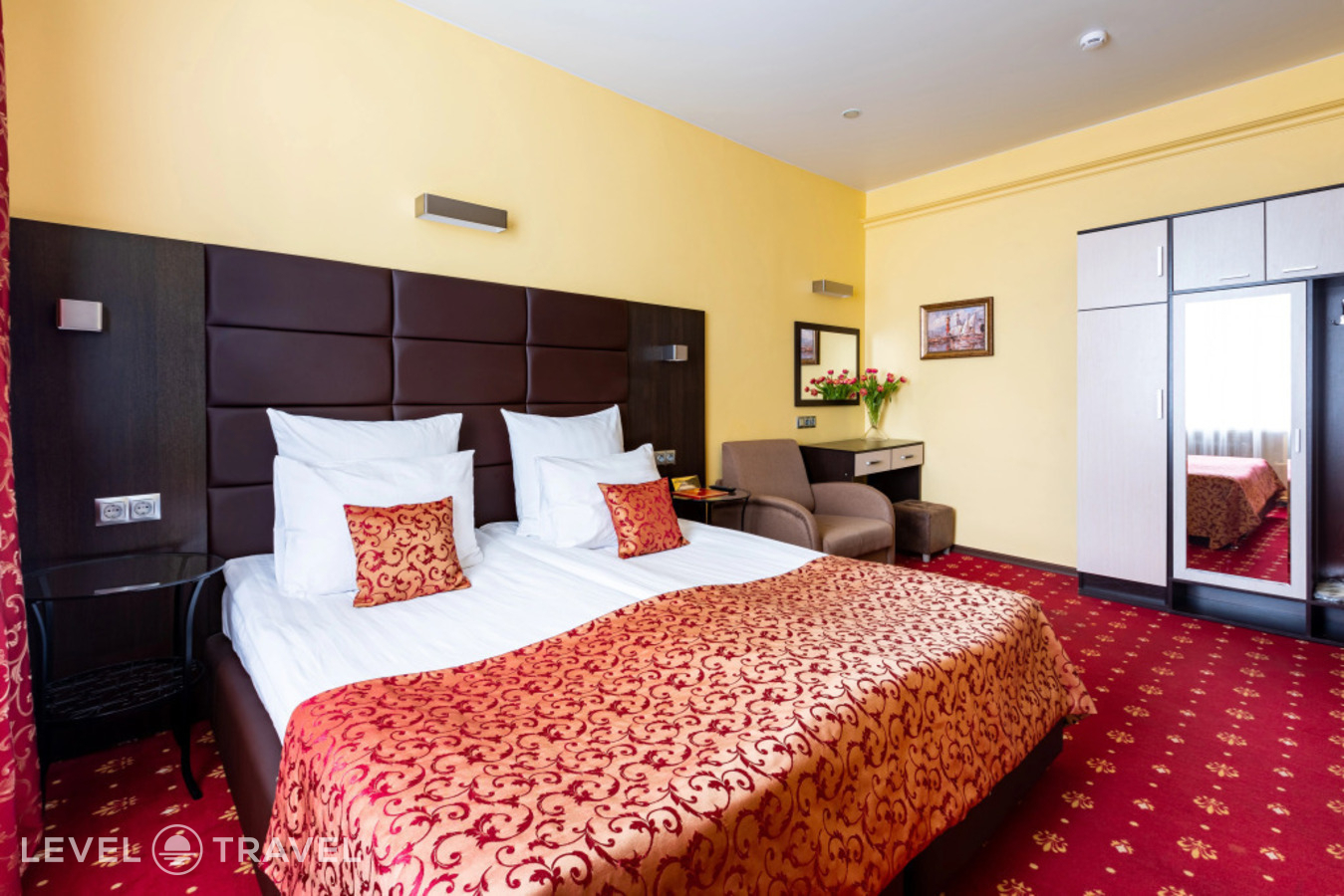 фотографии номера Комфорт (две односпальные кровати) отеля Jenavi Club Hotel в Россия(Невский район) - фото №2
