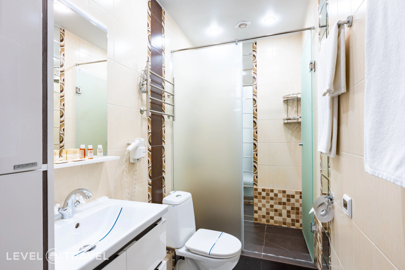 фотографии номера Комфорт (две односпальные кровати) отеля Jenavi Club Hotel в Россия(Невский район) - фото №9