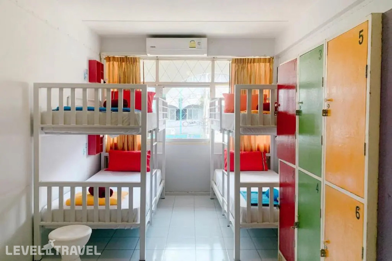 фотографии номера Четырехместный семейный отеля Sleep Sheep Phuket Hostel в Таиланд(город Пхукет) - фото №1