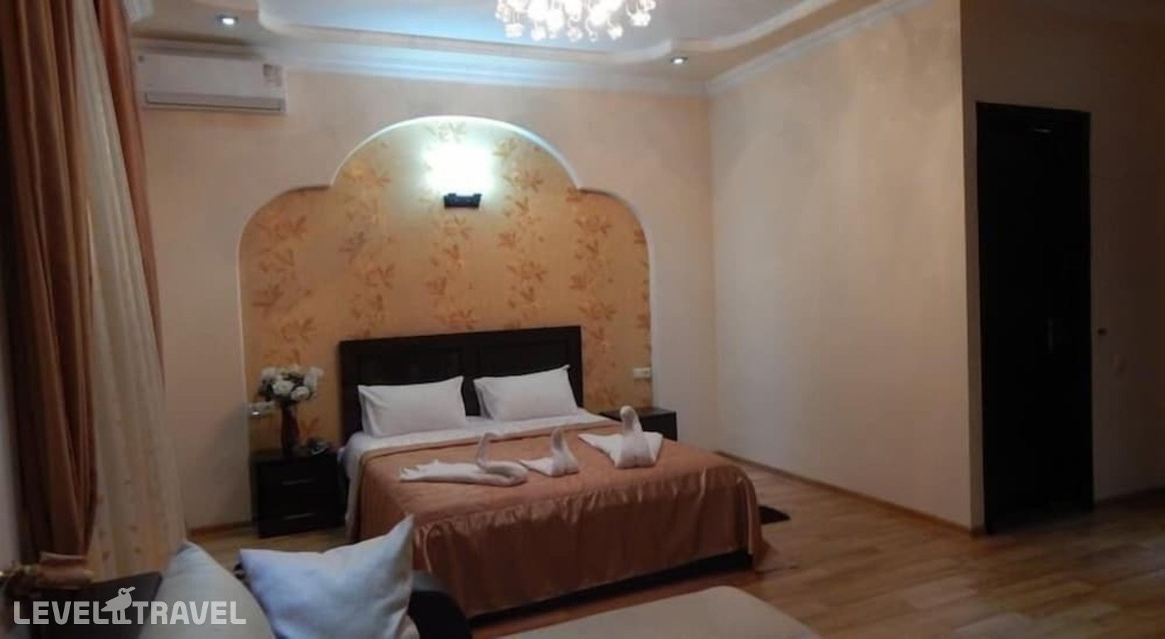 фотографии номера Стандартный номер отеля Lux Palace в Грузия(Кутаиси) - фото №3