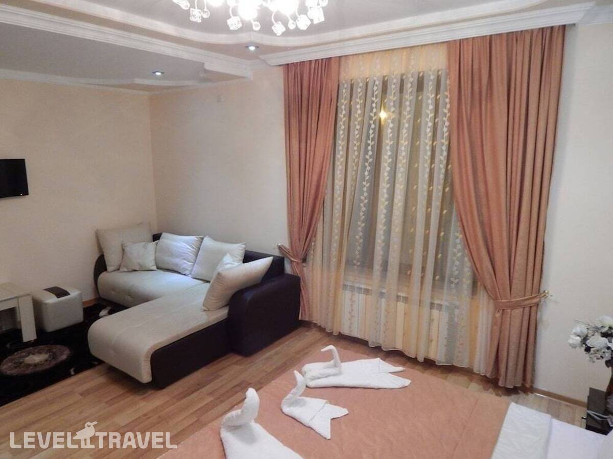 фотографии номера Стандартный номер отеля Lux Palace в Грузия(Кутаиси) - фото №1