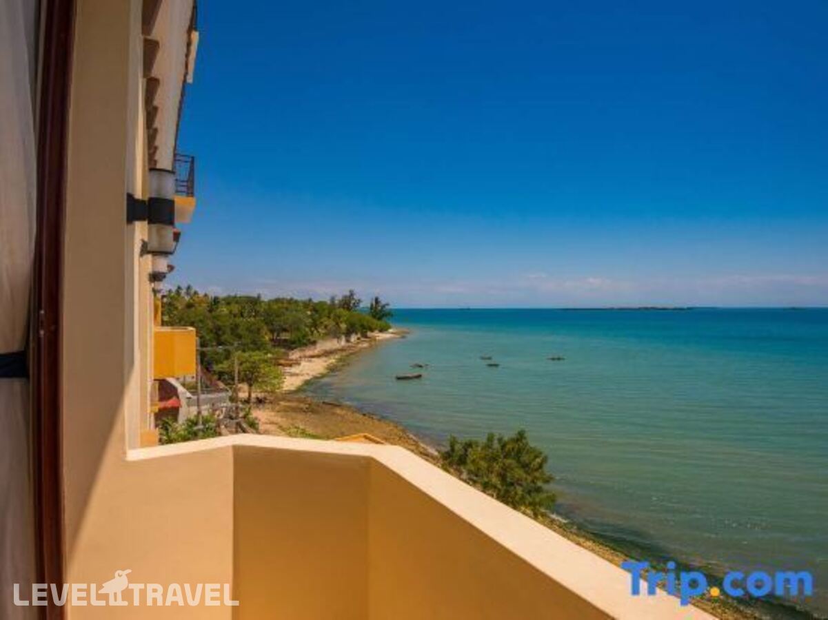фотографии номера Номер Superior с видом на океан отеля Golden Tulip Zanzibar Resort в Танзания(Кибвени) - фото №4