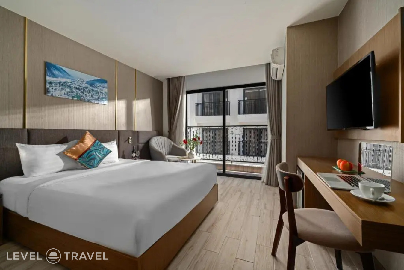 фотографии номера Трехместный с балконом отеля Sochi Hotel в Вьетнам(Нячанг) - фото №1
