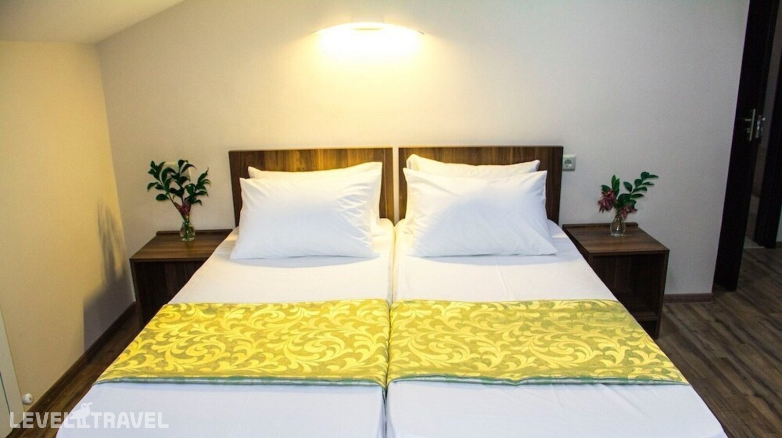 фотографии номера Делюкс (две односпальные кровати) отеля Dcorner Hotel в Грузия(Тбилиси) - фото №3