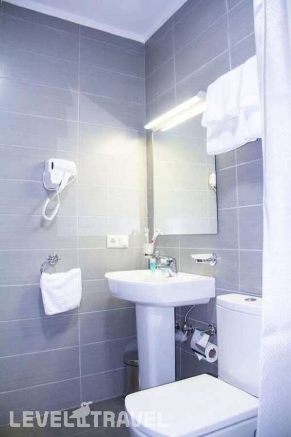 фотографии номера Делюкс (две односпальные кровати) отеля Dcorner Hotel в Грузия(Тбилиси) - фото №2