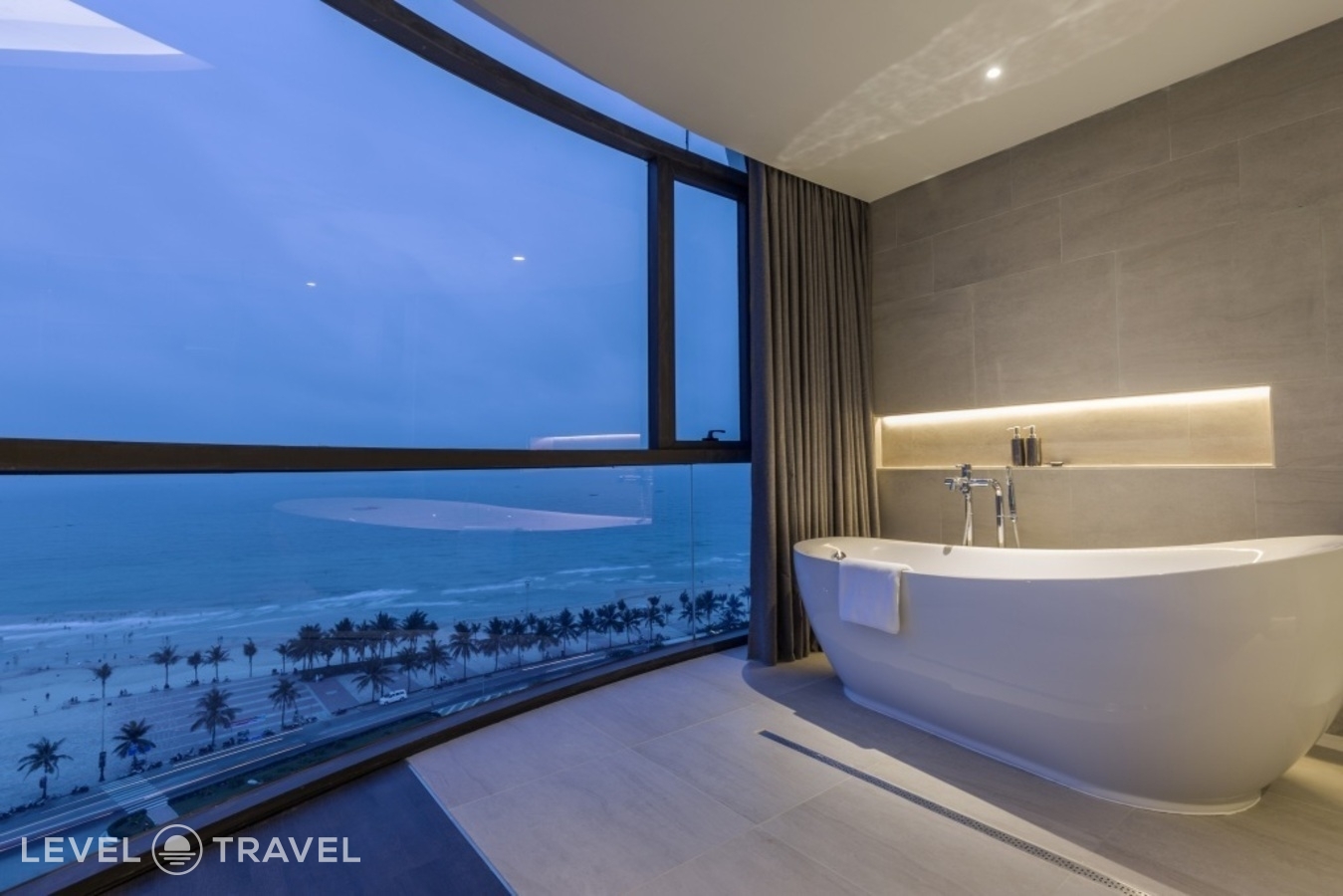 Двухместный люкс Executive oceanfront двуспальная кровать — фото 1