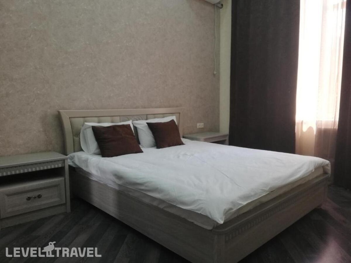 фотографии номера Трехместный делюкс отеля Olympic Hotel в Армения(Гюмри) - фото №1