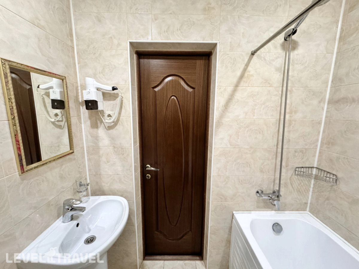 Пятиместный номер Standard с 2 комнатами с балконом — фото 12