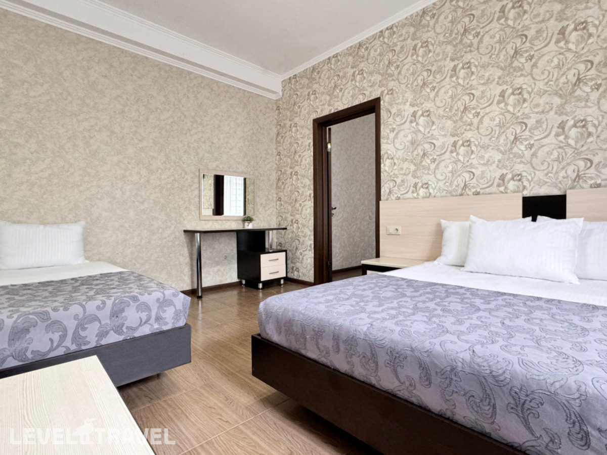 Пятиместный номер Comfort с 2 комнатами с балконом — фото 4