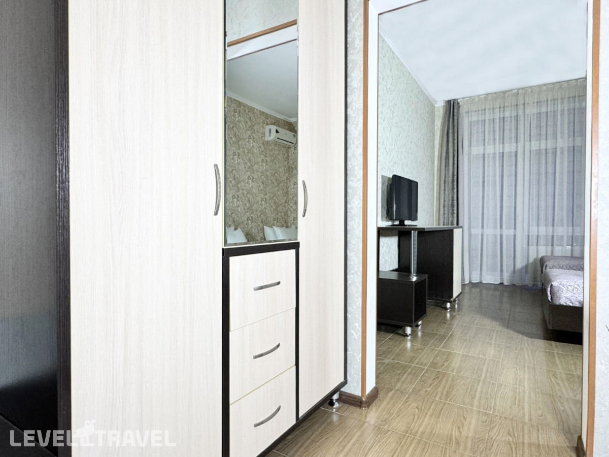 Пятиместный номер Comfort с 2 комнатами с балконом — фото 7