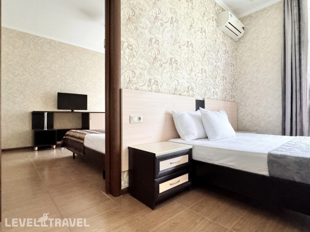 Пятиместный номер Comfort с 2 комнатами с балконом — фото 5