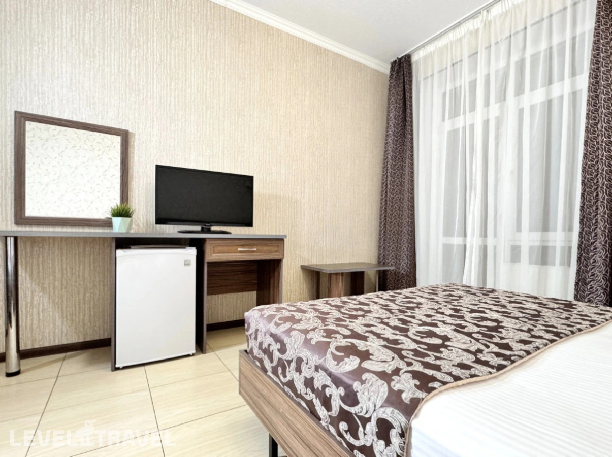 Двухместный номер Comfort Plus с балконом двуспальная кровать — фото 4