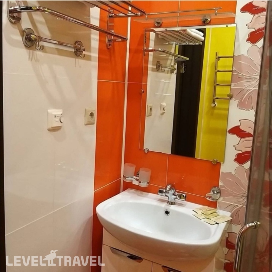 фотографии номера Двухместный полулюкс с балконом и с видом на горы двуспальная кровать отеля Апартаменты Купол в Россия(Терскол) - фото №5