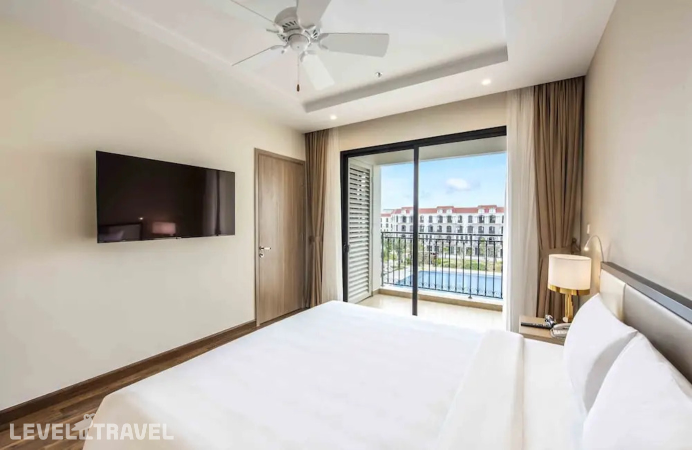 фотографии номера Стандартный с видом на бассейн отеля Vinholidays Fiesta Phu Quoc (Ex.Vinholidays 1 Phu Quoc) в Вьетнам(Фукуок) - фото №5