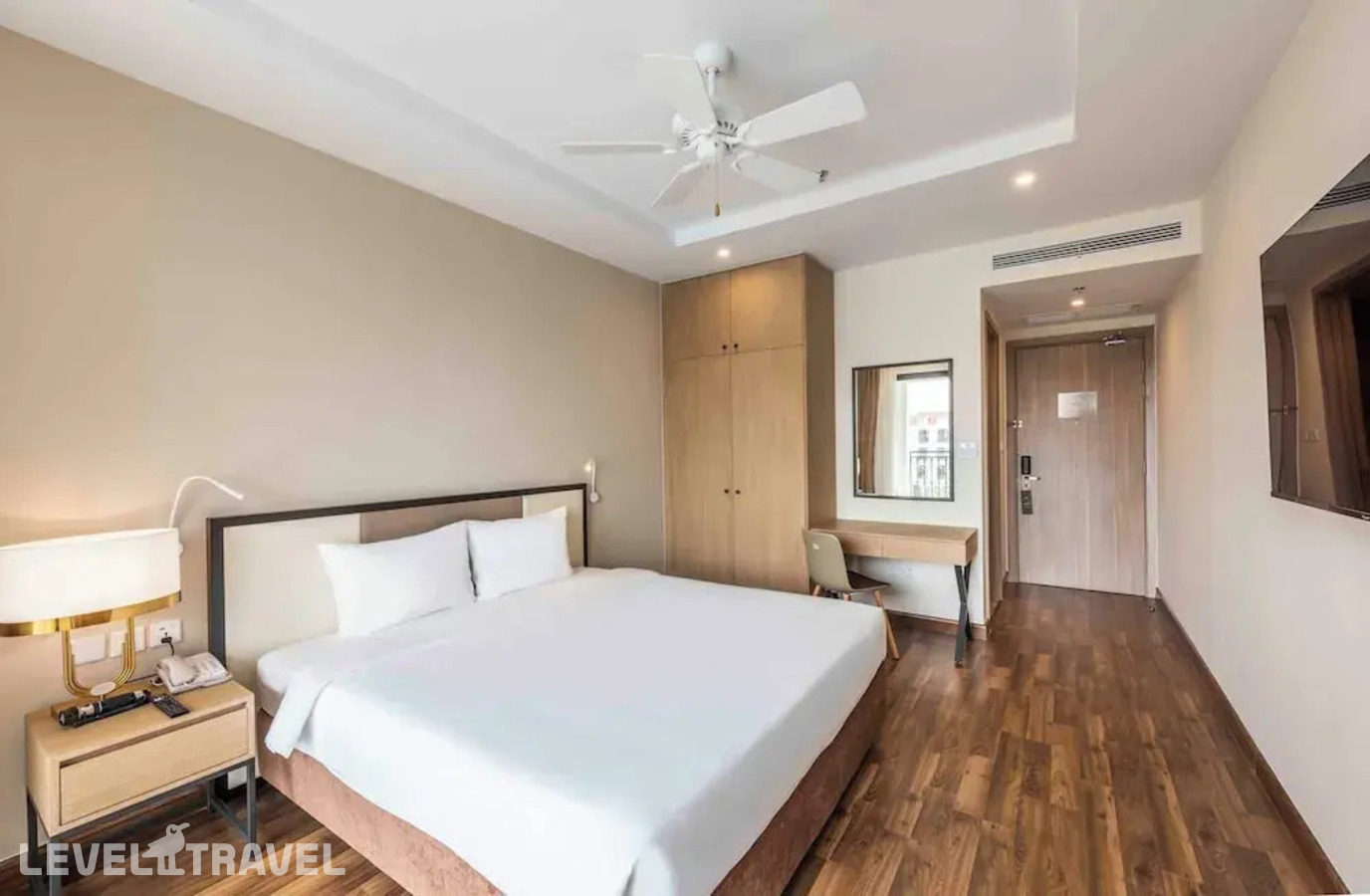фотографии номера Стандартный с видом на бассейн отеля Vinholidays Fiesta Phu Quoc (Ex.Vinholidays 1 Phu Quoc) в Вьетнам(Фукуок) - фото №3