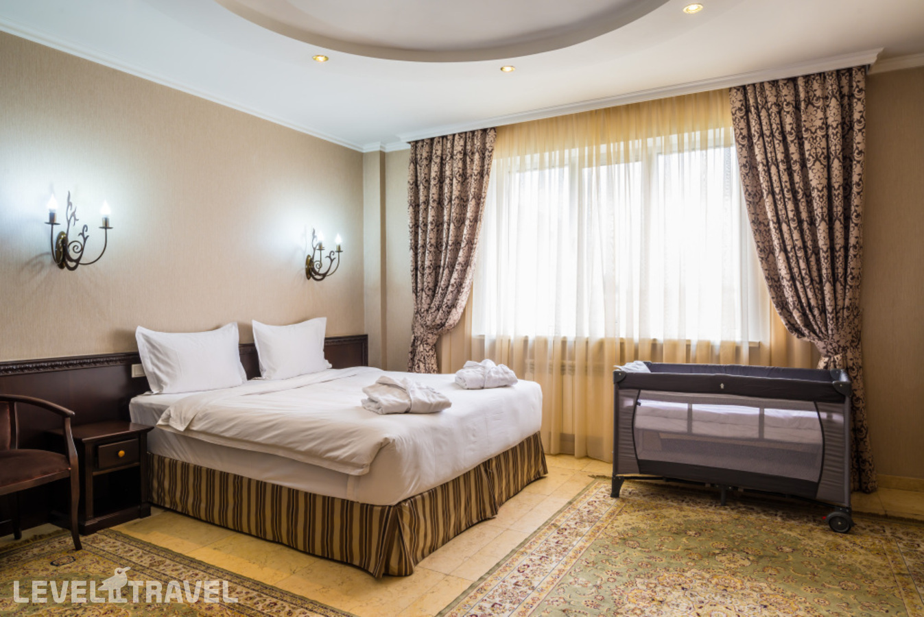 фотографии номера Стандартный номер отеля Royal Petrol Hotel в Казахстан(Алматы) - фото №4