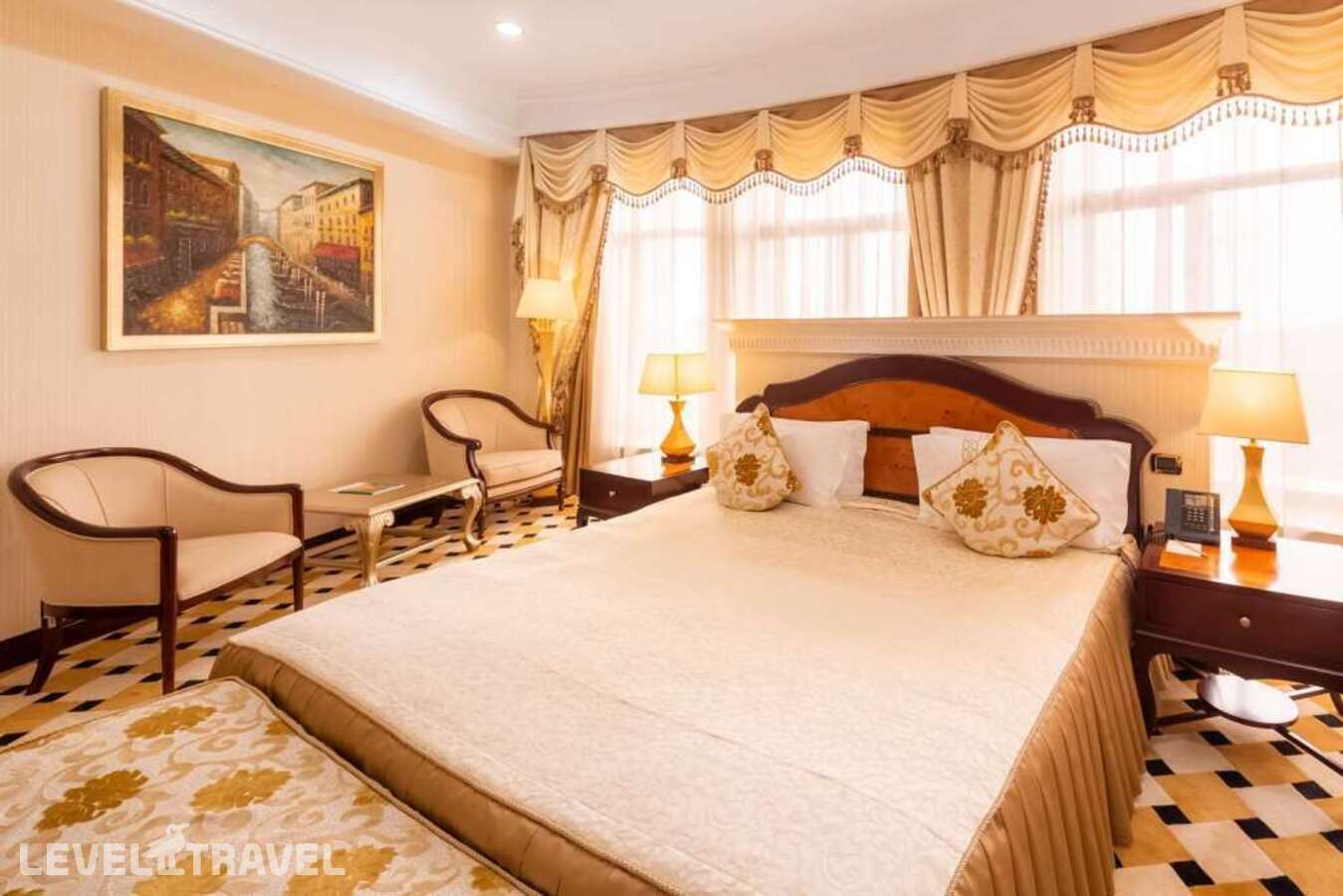 фотографии номера Люкс Presidential с 2 комнатами отеля Royal Tulip в Казахстан(Алматы) - фото №1
