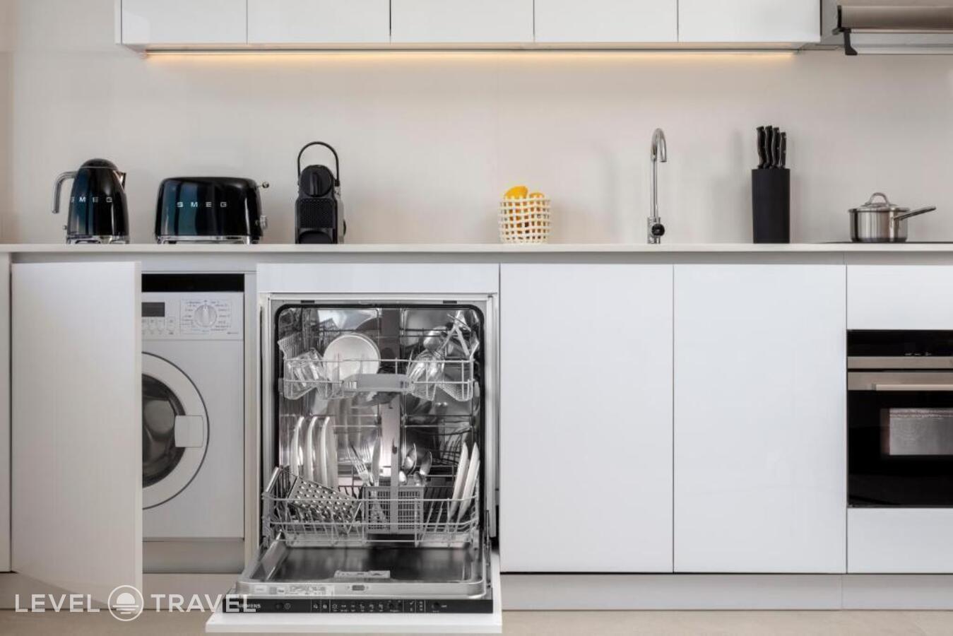Двухместная Studio Suite High Floor с балконом двуспальная кровать — фото 5