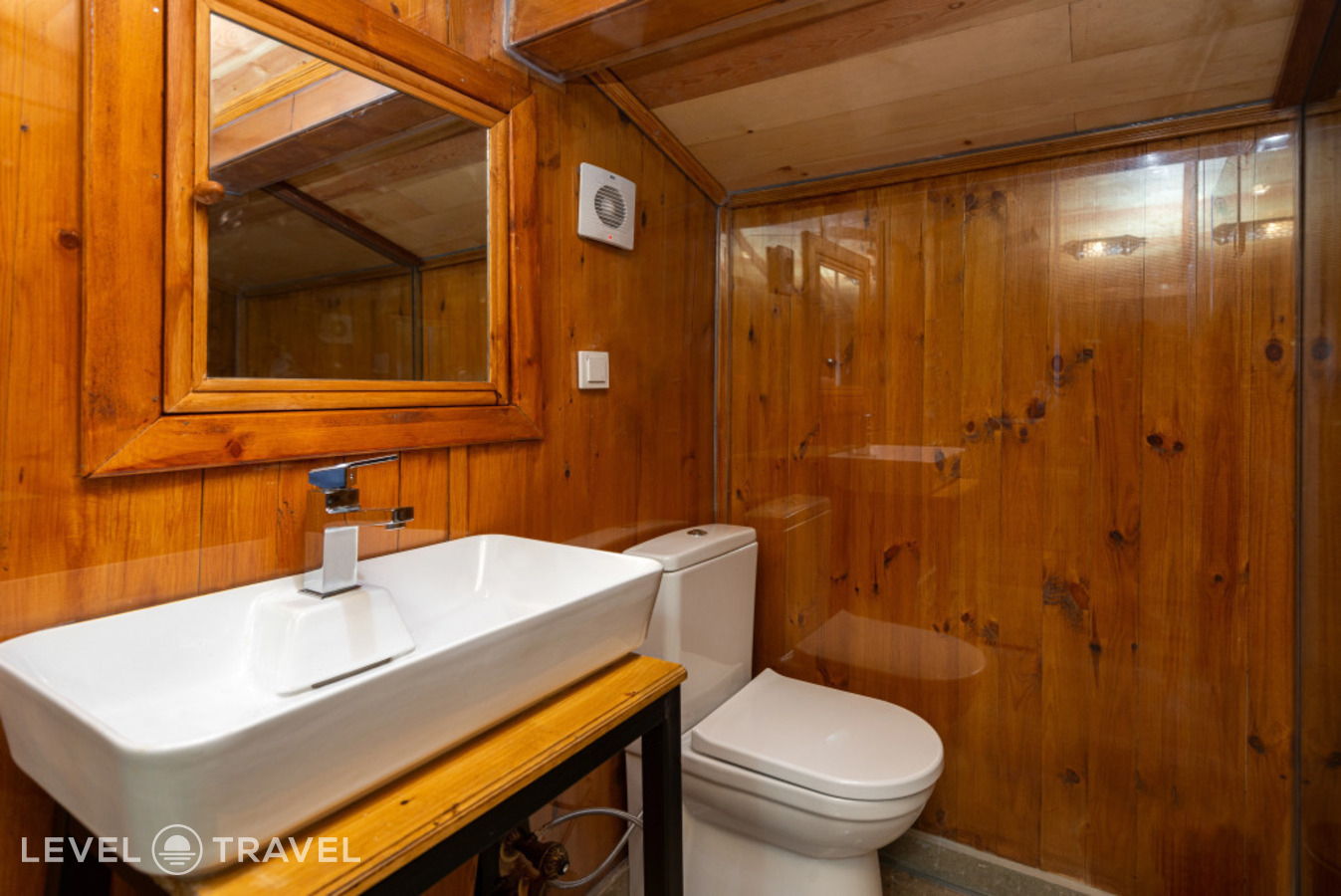 Двухместный полулюкс Deluxe двуспальная кровать — фото 10