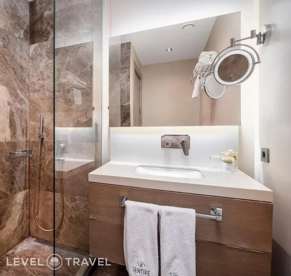 Двухместный полулюкс Deluxe двуспальная кровать — фото 5